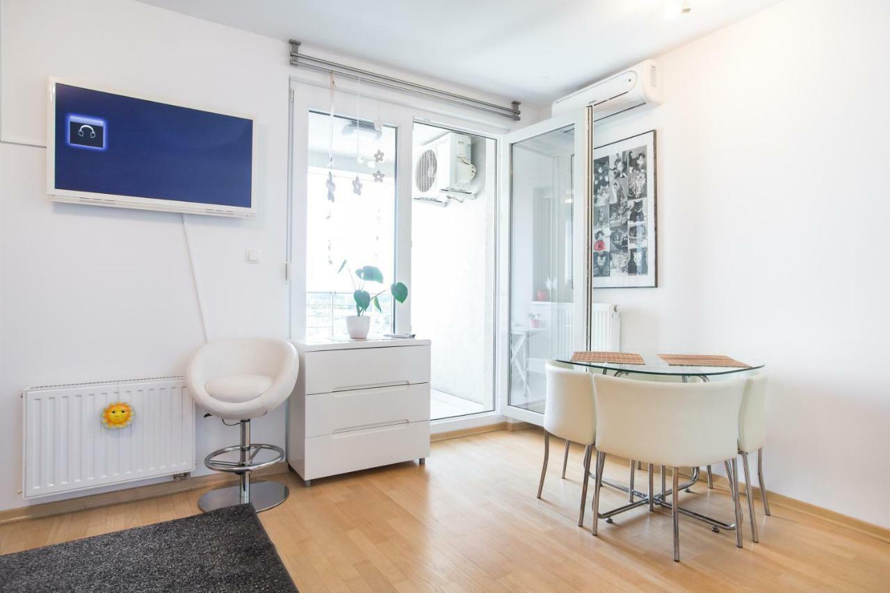 Cozy & Modern Studio With Balcony Zagreb Bagian luar foto